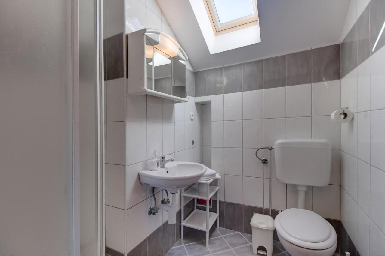 מאלי לוסיניי Apartments Rosa מראה חיצוני תמונה