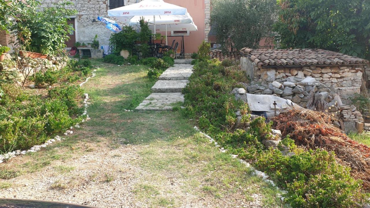 מאלי לוסיניי Apartments Rosa מראה חיצוני תמונה