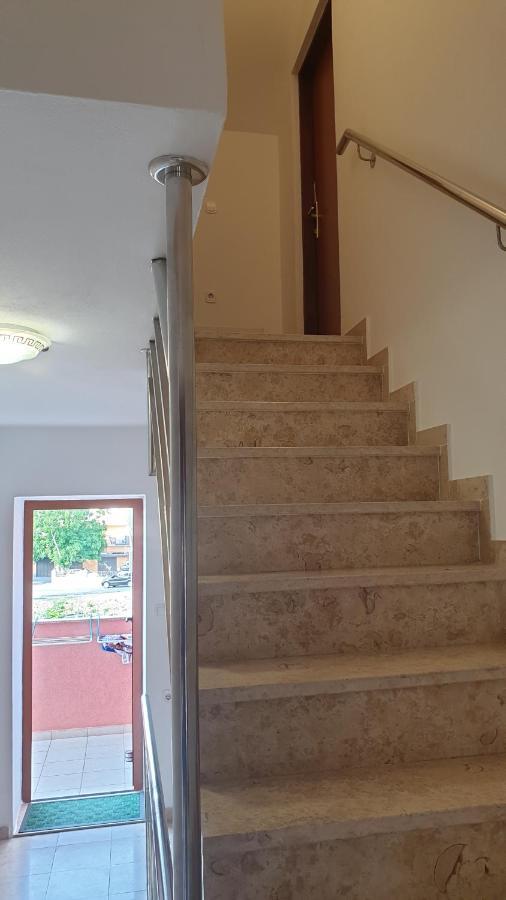 מאלי לוסיניי Apartments Rosa מראה חיצוני תמונה