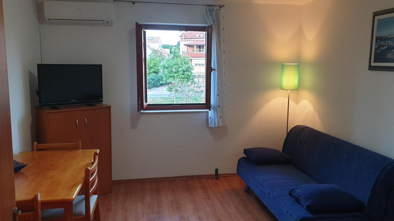 מאלי לוסיניי Apartments Rosa מראה חיצוני תמונה