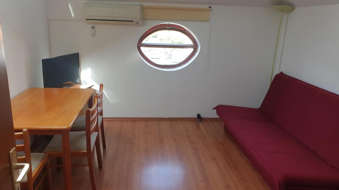 מאלי לוסיניי Apartments Rosa מראה חיצוני תמונה