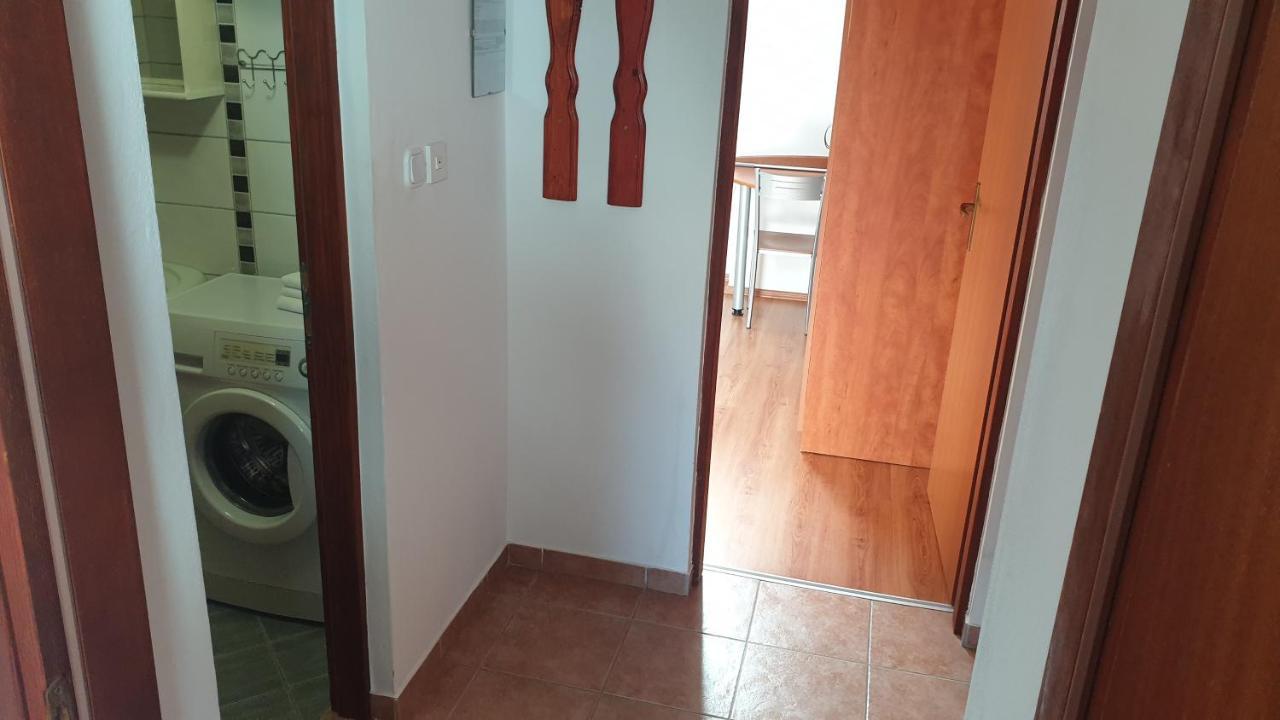 מאלי לוסיניי Apartments Rosa מראה חיצוני תמונה